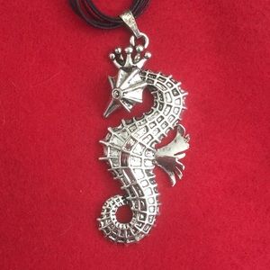 Sea horse pendant